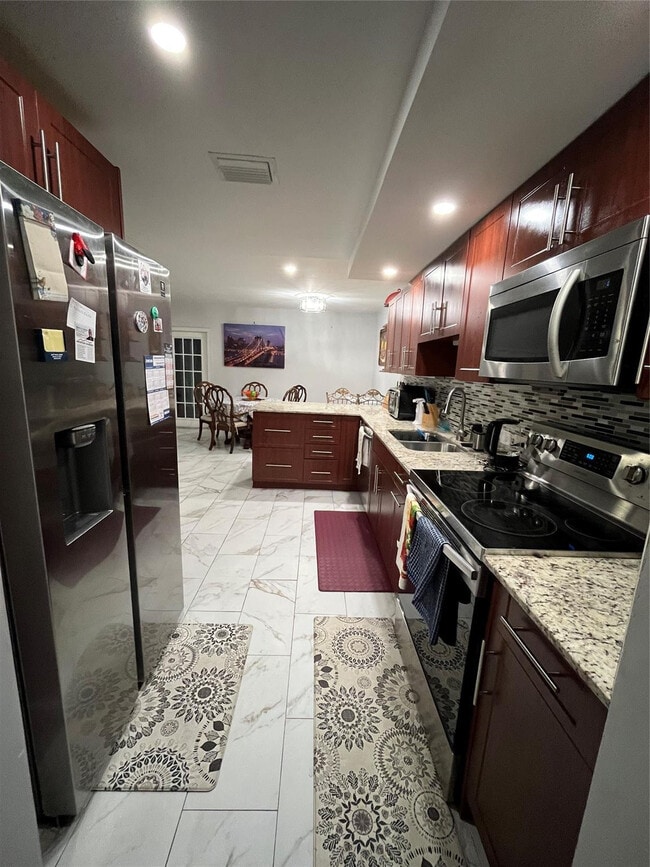 Photo - 16 Spinning Wheel Ln