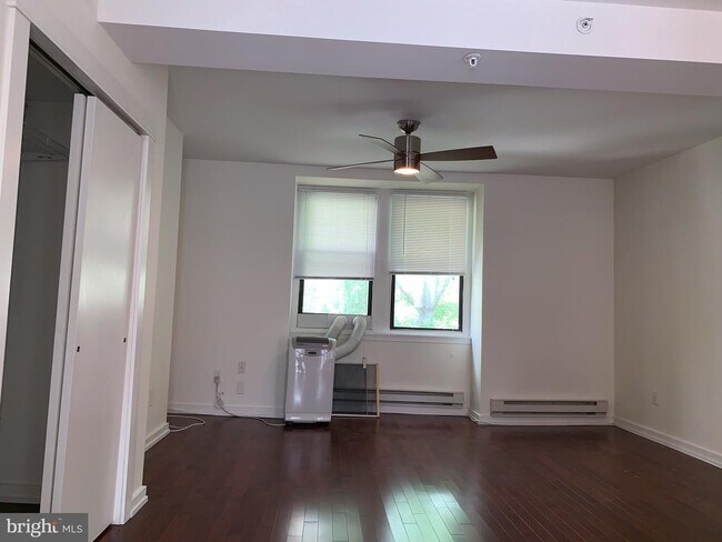 Photo - 1300 Spruce St Unidad 3D