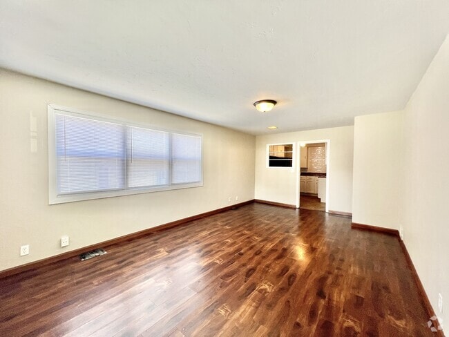 Building Photo - 1425 Sharon St Rental