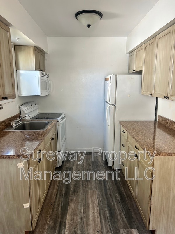 Photo - 848 8th Ave