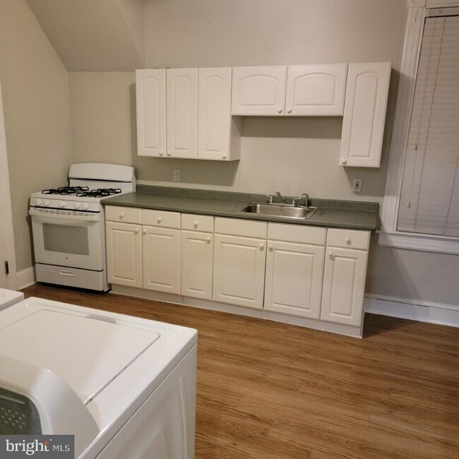 Photo - 32 Crescent St Unit 1