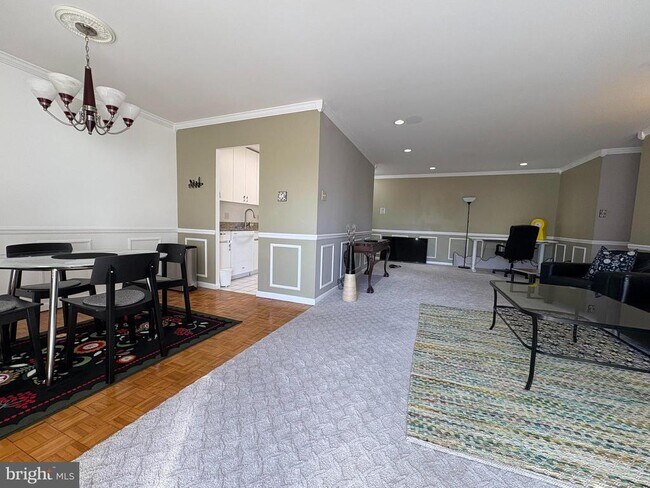 Photo - 1637 Oakwood Dr Unidad S410