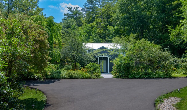 35 Kirk Rd