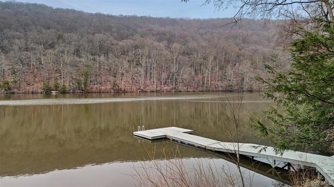 Building Photo - 49 Twin Lakes Rd