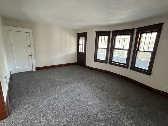 Photo - 473 Colvin Ave