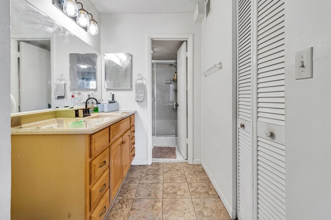 Photo - 3360 Spanish Moss Terrace Unidad 408