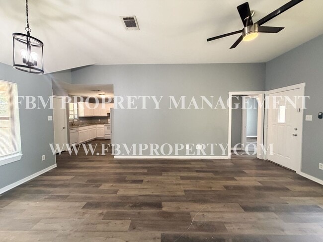 Photo - 808 Metropolitan Ave