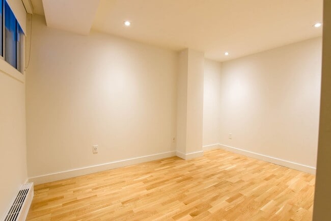 Photo - 3195 Av. Van Horne Unit 3