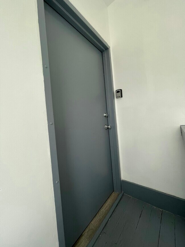 Photo - 612 W Norris St Unit 3