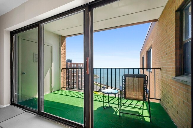 Photo - 295 Lynn Shore Dr Unidad 705