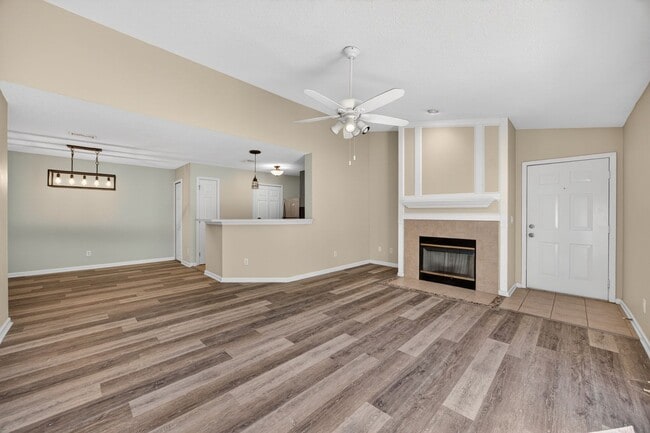 Photo - Windsor Pointe Condo Unit 105