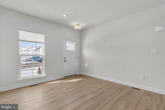 Photo - 88 Rosemary Wy