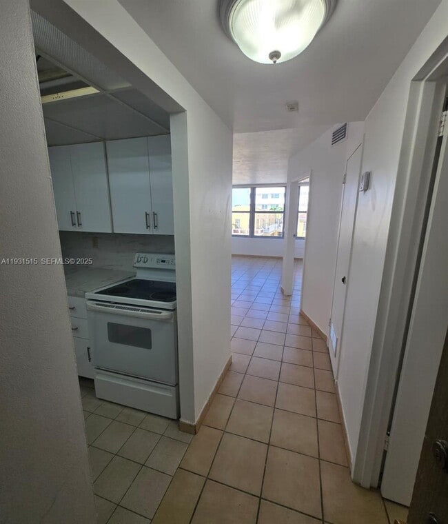 Photo - 2899 Collins Ave Unit 410