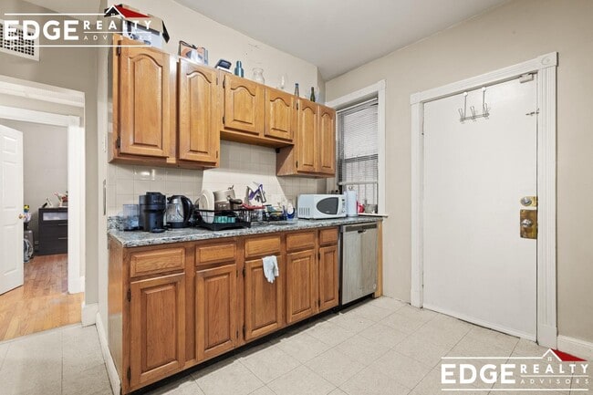 Photo - 169 Western Ave Unidad 1