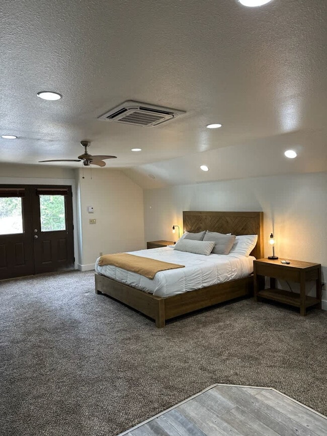 Building Photo - 712 Broken Rein Rd Unit SI ID1250629P