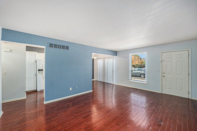 Photo - 3054 Forest Creek Ct