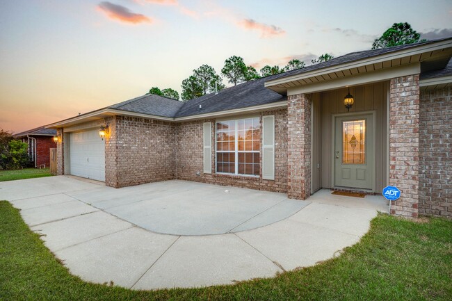Photo - Beautiful 4/2 Minutes to NAS Pensacola Ava... House