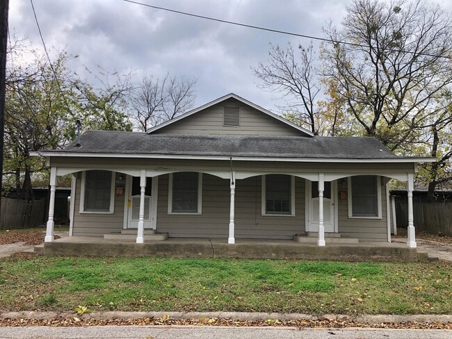 Building Photo - 1207 Greenville St