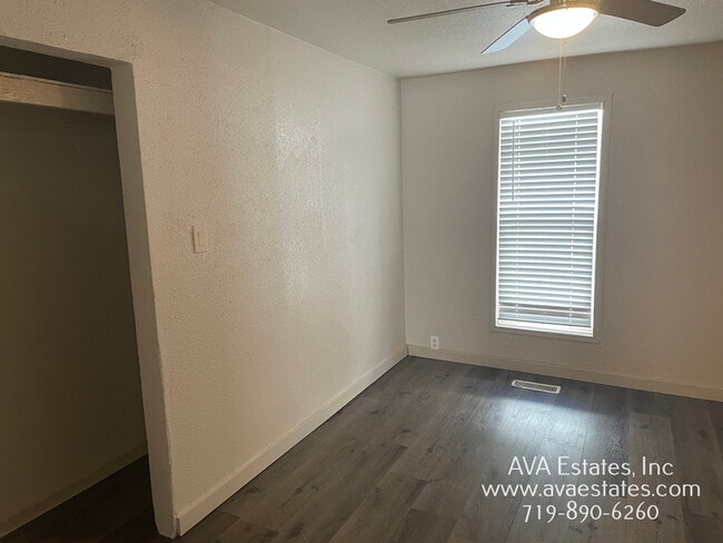 Photo - 901 W 17th St