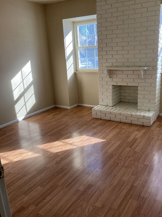 Building Photo - Available For  March 1st