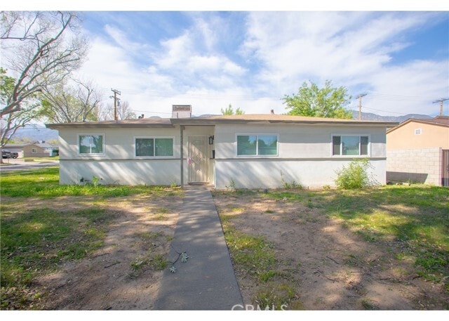 Photo - 496 W 48th St