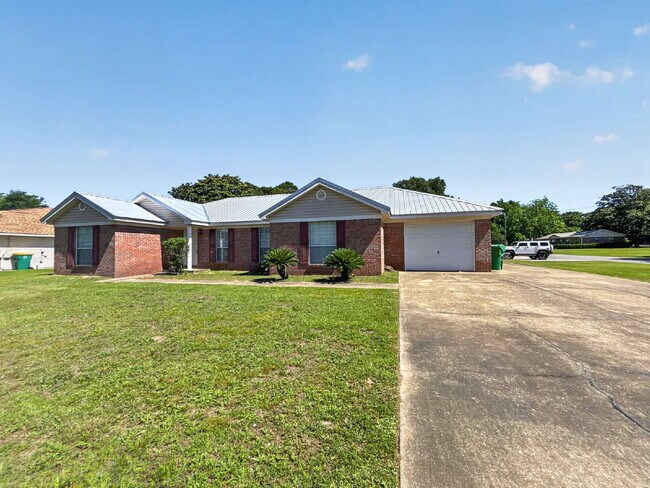 Photo - "Charming 3-Bedroom Oasis with 2 Baths in the Heart of Fort Walton Beach!"