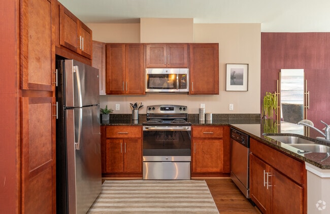 2BR, 2BA - 1053 SF