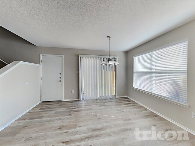 Photo - 6546 Benwood Crest