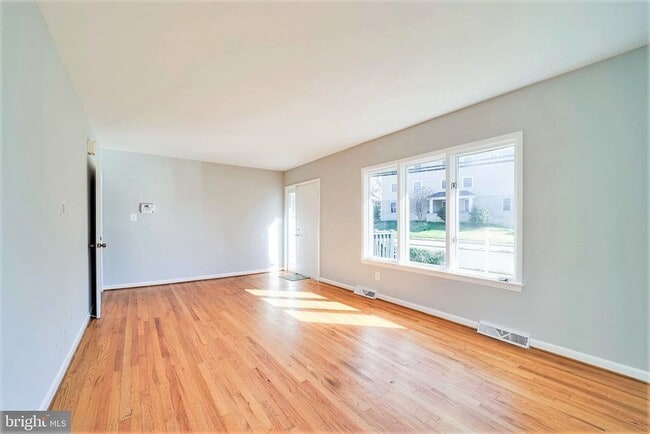 1912 S Glebe Rd