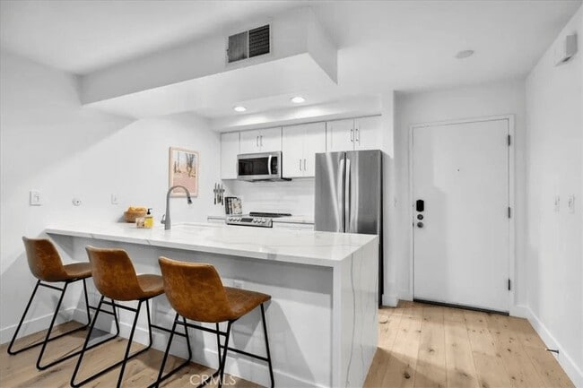 740 Kings Rd Unit 122
