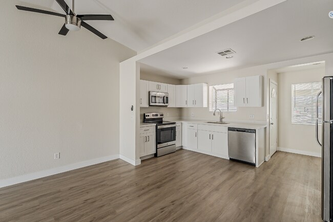Photo - Beautifully remodeled 2bed/2ba Townhome - Ask about our Move-in Specials