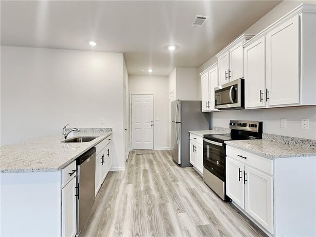 Photo - 142 Avondale Blvd SE