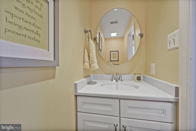 Photo - 6400 Fleetside Ct