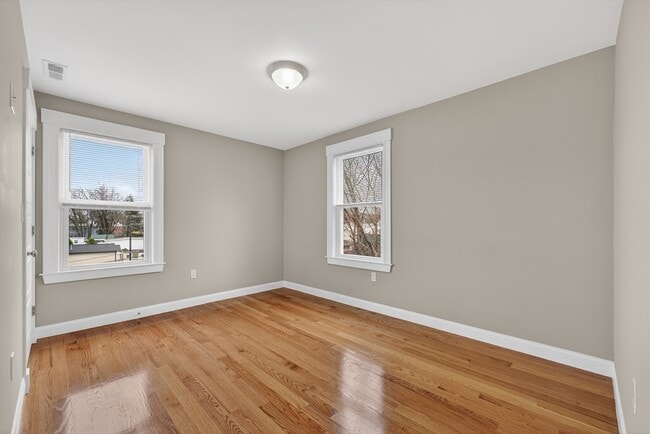 Photo - 42 Almont St Unidad 3L