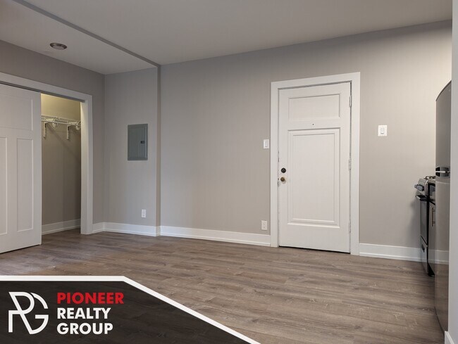 Photo - 4542 N Damen Ave Unidad 210