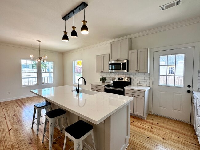 Photo - 407 N Holland St