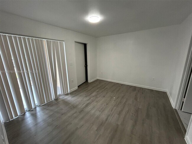 Photo - 4815 Via Palm Lks Unit 1411