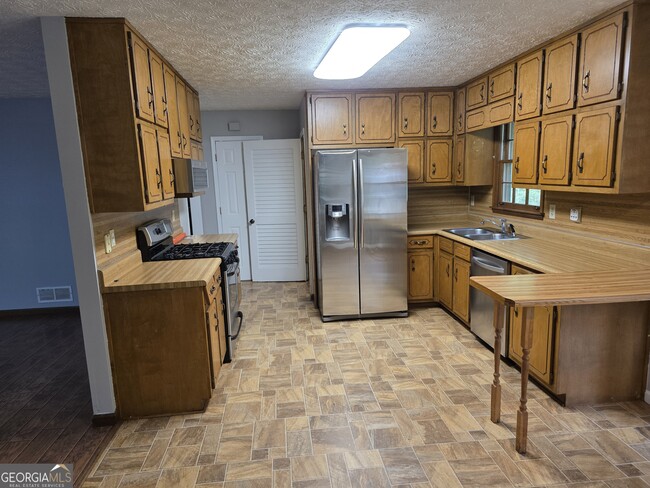 Photo - 214 Candler Rd