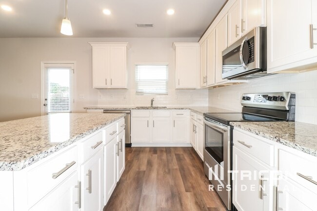 Photo - 2937 McKenzie Dr