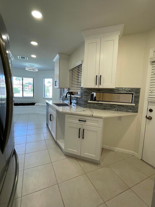 Photo - 613 Manatee Dr