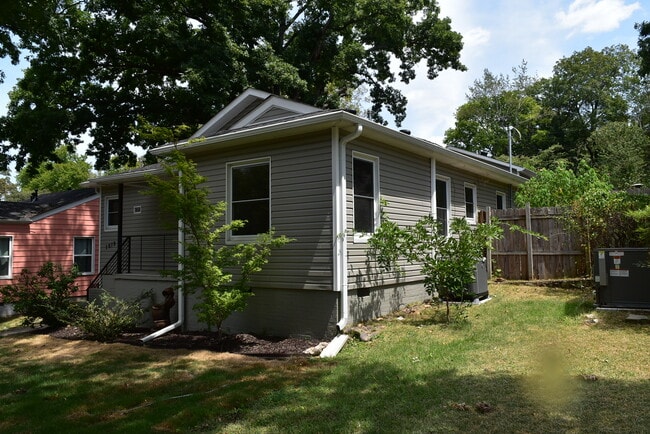 1619 N University Ave