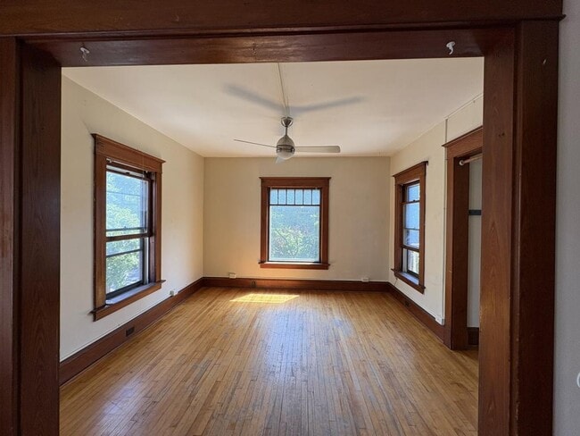 Photo - 48 Monroe St