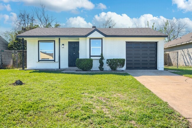 Building Photo - 3538 Cork Dr