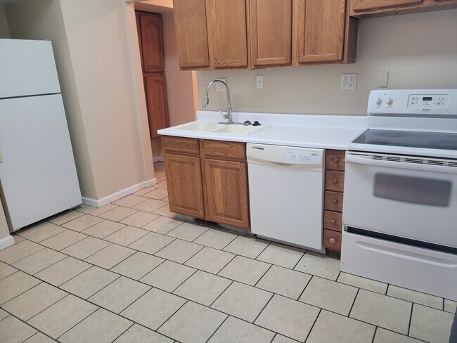 Photo - 705 S Poplar St