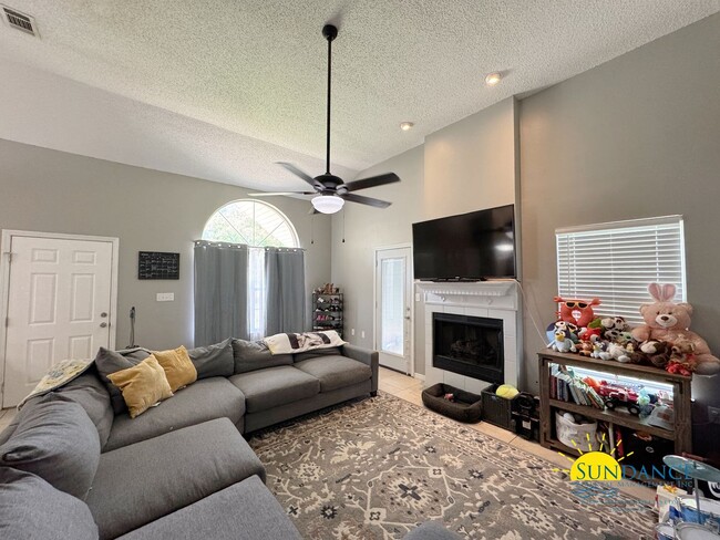 Photo - Beautiful 3 Bedroom Home in Fort Walton Beach!