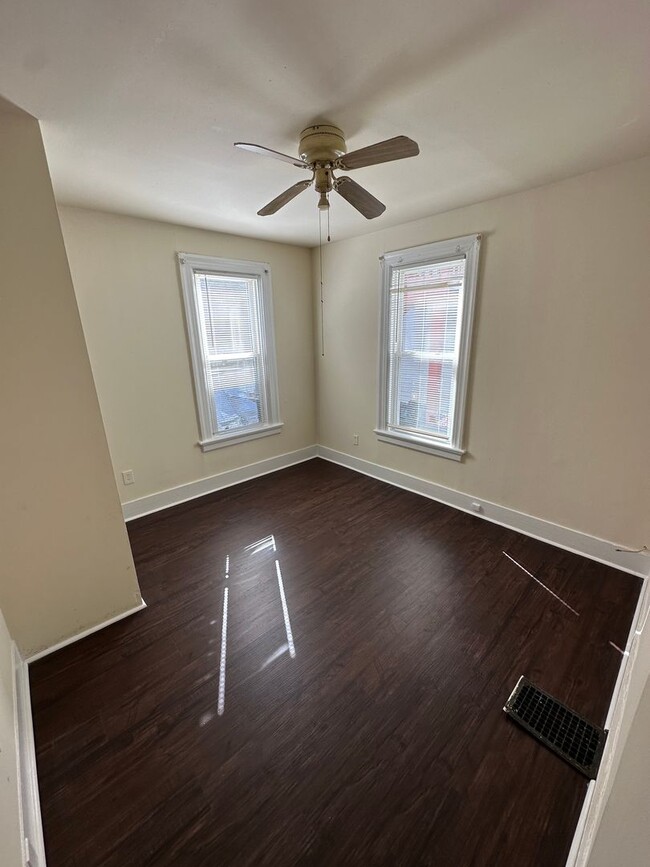 Photo - 446 Shelton St Unidad 446 Shelton 1st Fl