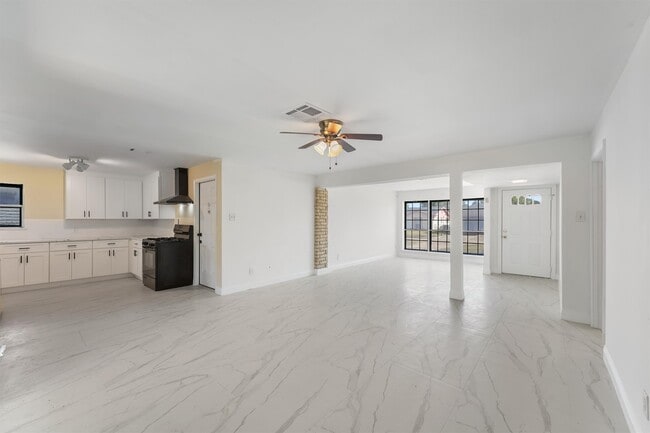 Photo - 9711 Bertwood St