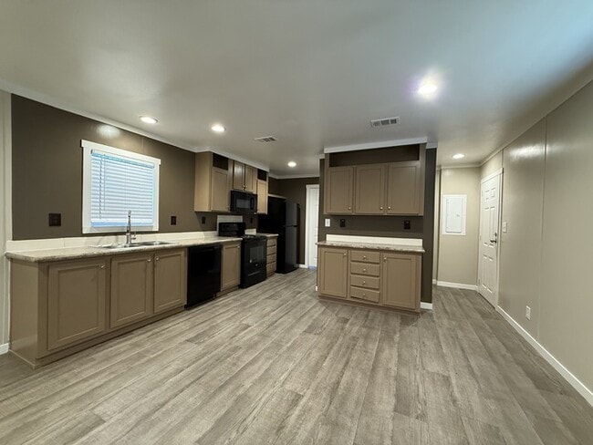 Photo - 109 Janice St