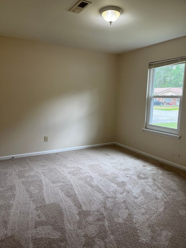 Photo - 2 Bedroom 2 Bath Duplex located in Dorchester 2 school district~