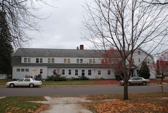 Photo - Washburn Apartments